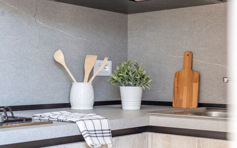 Loreto Suite Apartment: Plant, Property, Flowerpot, Wood, Houseplant, Interior Design, Comfort, Flooring, Vase, Rectangle