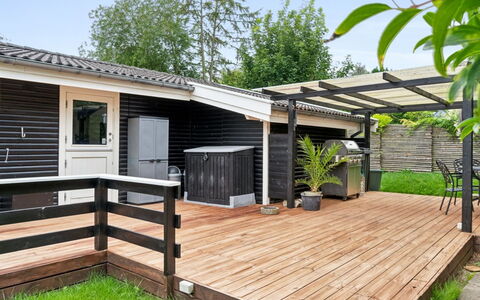 Franke - 2.1Km to the Fjord: House, Home, Residential Area, Cottage, Siding, Estate, Driveway, Yard