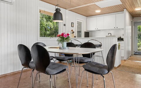 Franja - 120M from the Sea: Furniture, Wood, Interior Design, Kitchen & Dining Room Table, Flooring, Ceiling, Table, Floor, Dining Room, Home