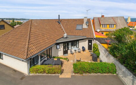 Ginie - 70M from the Sea: Wood, Furniture, Apartment, Room, Ceiling, Wood Stain, Chair, Hardwood, Varnish, Lumber
