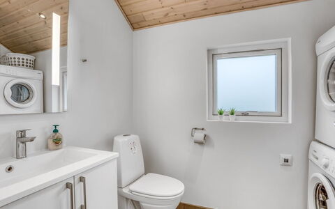 Imke - 1Km from the Sea: Flooring, Wall, Floor, Plumbing Fixture, Interior Design, Wood, Ceiling, Bathroom, Sink, Tap