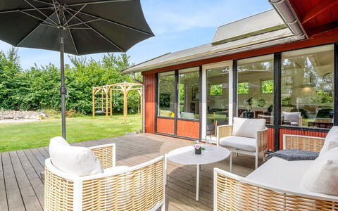 Vickie - 600M from the Sea: Wood, Home, Porch, Deck, Hardwood, Roof, Wood Stain, Wood Flooring, Eco Hotel