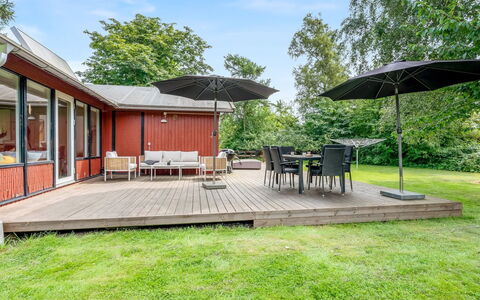 Vickie - 600M from the Sea: House, Home, Residential Area, Cottage, Siding, Estate, Driveway, Yard
