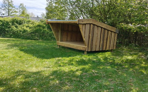 Vickie - 600M from the Sea: House, Home, Residential Area, Cottage, Siding, Estate, Driveway, Yard