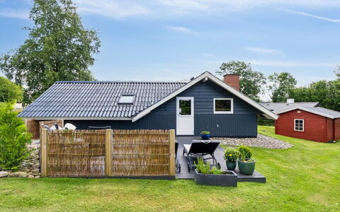 Erke - 800M from the Sea: Blue, Shrub, Cottage, Groundcover, Garden, Estate, Shade, Landscaping, Farmhouse, Eco Hotel