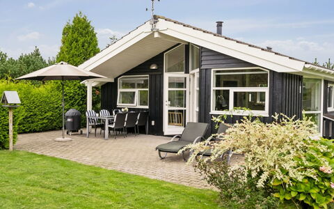 Eljena - 700M from the Sea: Roof, House, Home, Cottage, Door, Siding, Deck, Porch, Plank, Hardwood
