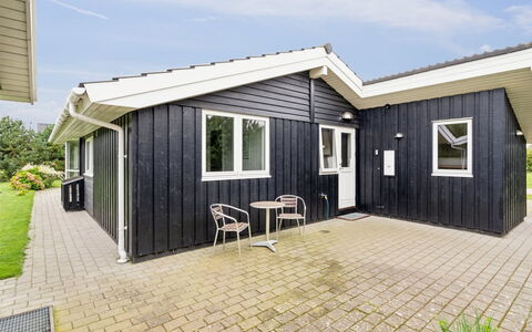 Eljena - 700M from the Sea: Roof, House, Home, Cottage, Door, Siding, Deck, Porch, Plank, Hardwood