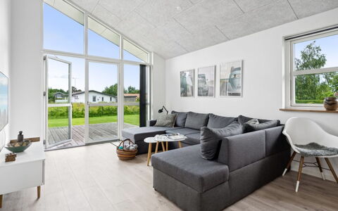 Hæryst - 300M from the Sea: Roof, House, Home, Cottage, Door, Siding, Deck, Porch, Plank, Hardwood
