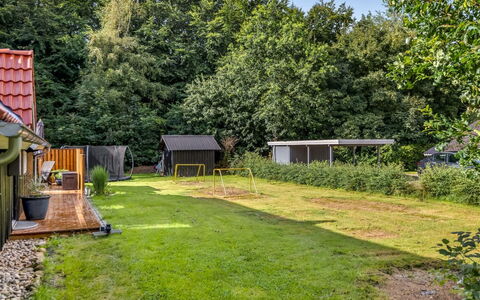 Diderik - 30Km from the Sea: Tree, Grass, Shrub, House, Garden, Cottage, Home, Rural Area, Roof