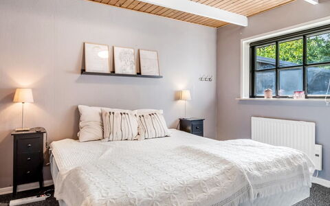 Berner - 30Km from the Sea: Bed, Bedding, Bedroom, Interior Design, Furniture, Bed Sheet, Wall, Ceiling, Wood, Linens