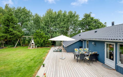 Ljiljana - 2Km from the Sea: Cottage, Shed, Hut, Farmhouse, Prairie, Shack, Barn, Log Cabin, Garden Buildings