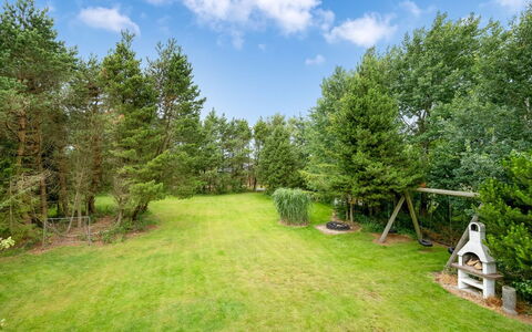 Ljiljana - 2Km from the Sea: Tree, Shrub, Garden, Land Lot, Lawn, Woody Plant, Meadow, Landscaping, Yard, Larch