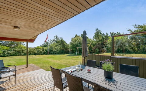 Geertje - 900M from the Sea: House, Roof, Home, Cottage, Shed, Garden Buildings, Siding, Yard, Log Cabin, Hut
