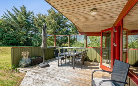 Geertje - 900M from the Sea: House, Roof, Home, Cottage, Shed, Garden Buildings, Siding, Yard, Log Cabin, Hut