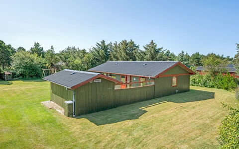 Geertje - 900M from the Sea: House, Roof, Home, Cottage, Shed, Garden Buildings, Siding, Yard, Log Cabin, Hut
