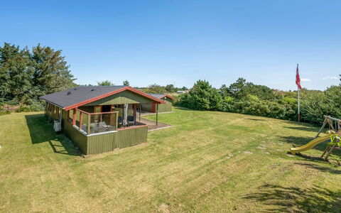 Geertje - 900M from the Sea: House, Roof, Home, Cottage, Shed, Garden Buildings, Siding, Yard, Log Cabin, Hut