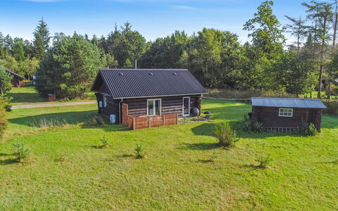 Barni - 7Km from the Sea: House, Roof, Home, Cottage, Shed, Garden Buildings, Siding, Yard, Log Cabin, Hut