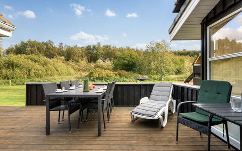 Soeren - 300M from the Sea: Wood, Home, Porch, Deck, Hardwood, Roof, Wood Stain, Wood Flooring, Eco Hotel