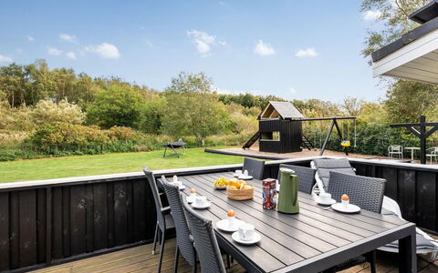 Soeren - 300M from the Sea: Wood, Home, Porch, Deck, Hardwood, Roof, Wood Stain, Wood Flooring, Eco Hotel
