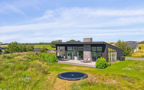 Bæver - 200M from the Sea: Wood, Home, Porch, Deck, Hardwood, Roof, Wood Stain, Wood Flooring, Eco Hotel