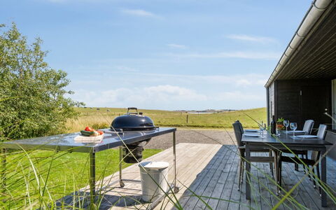Bæver - 200M from the Sea: Wood, Home, Porch, Deck, Hardwood, Roof, Wood Stain, Wood Flooring, Eco Hotel