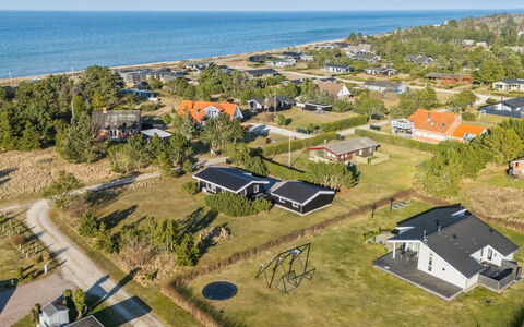 Mirkka - 200M from the Sea: Grass, Grassland, Land Lot, Cottage, Rural Area, Meadow, Garden Buildings, Garden, Shed