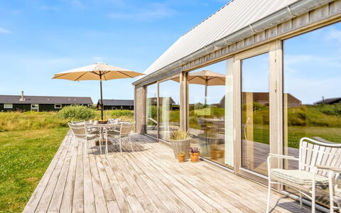 Onni - 250M from the Sea: House, Home, Roof, Residential Area, Cottage, Estate, Farmhouse, Lawn, Landscaping, Siding