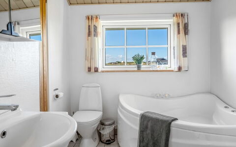 Winona - 600M from the Sea: Plumbing Fixture, Ceiling, Floor, Plumbing, Bathroom, Cottage, Tap, Bathtub, Sash Window, Sink