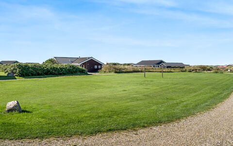 Winona - 600M from the Sea: Sky, Grass, Grassland, Plain, Land Lot, Rural Area, Lawn, Groundcover, Cottage