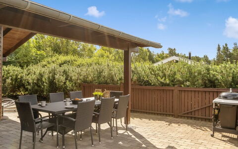 Yngve - 3.5Km from the Sea: Blue, Shrub, Cottage, Groundcover, Garden, Estate, Shade, Landscaping, Farmhouse, Eco Hotel