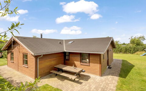 Yngve - 3.5Km from the Sea: Blue, Shrub, Cottage, Groundcover, Garden, Estate, Shade, Landscaping, Farmhouse, Eco Hotel