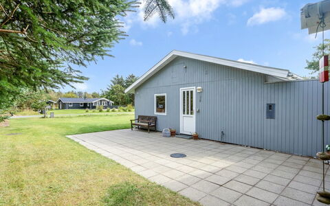 Gisella - 900M from the Sea: Home, Land Lot, Cottage, Lawn, Siding, Groundcover, Garden, Estate, Landscaping, Yard