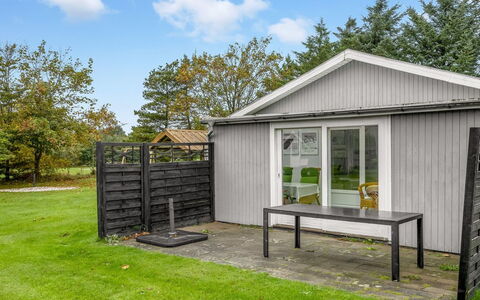 Gisella - 900M from the Sea: Wood, Siding, Cottage, Shed, Garden Buildings, Land Lot, Home, Door, Garden, Backyard