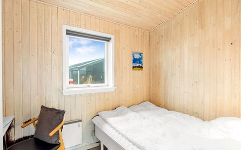 Dagmar - 500M from the Sea: Wood, Bedroom, Plank, Wood Stain, Hardwood, Bedding, Daylighting, Bed Sheet, Bed, Plywood