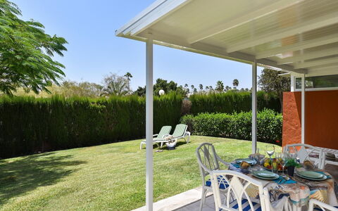 Bungalow Melocotones Pm49: Green, Leaf, Plant, Tree, Biome, Grass, Leisure, Woody Plant, Urban Design, Tints And Shades
