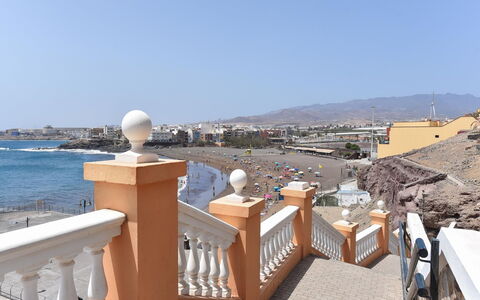 Neptuno Suite Playa: Green, Leaf, Plant, Tree, Biome, Grass, Leisure, Woody Plant, Urban Design, Tints And Shades