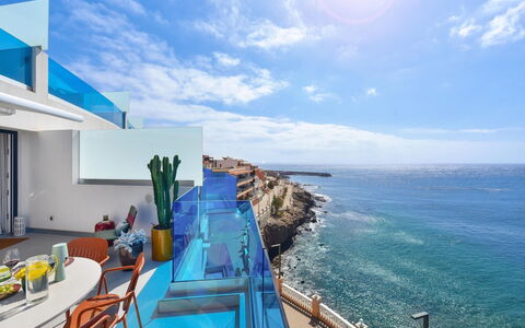 Neptuno Suite Playa: Green, Leaf, Plant, Tree, Biome, Grass, Leisure, Woody Plant, Urban Design, Tints And Shades