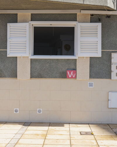 Daura: Window, Wood, Building, Rectangle, Road Surface, Floor, Flooring, Brick, House