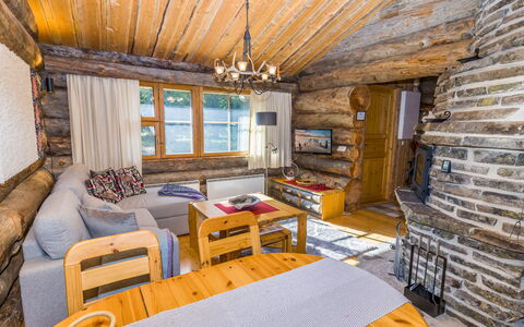 Kelokanerva: Wood, Cottage, Home, Log Cabin, Ceiling, Hardwood, Wood Stain, Hut, Loft