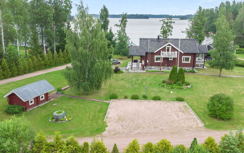 Villa Sirpia: Building, House, Roof, Residential Area, Home, Cottage, Estate, Land Lot, Plain