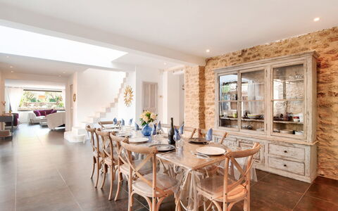 Villa Montagne: Table, Furniture, Building, Chair, Wood, Flooring, Floor, Hall, Living Room, Hardwood