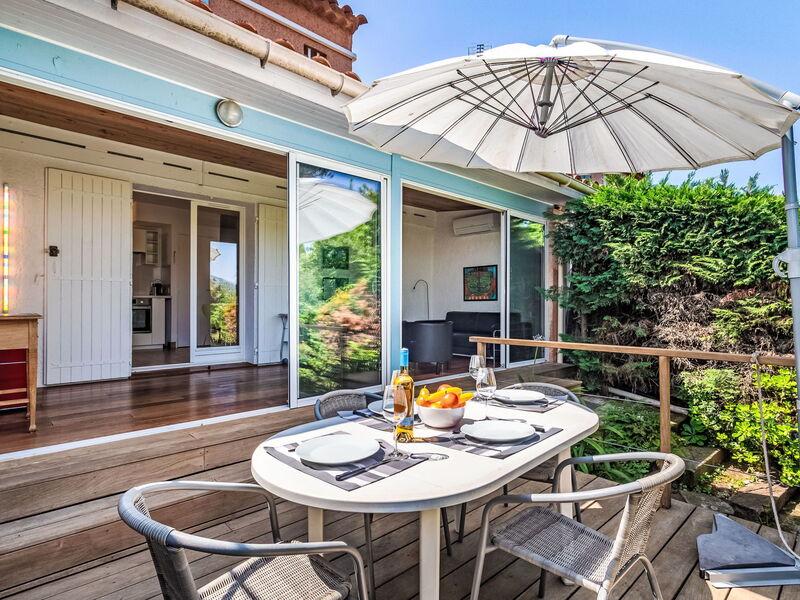 Accommodation:&nbsp;Font Mourier 101.1