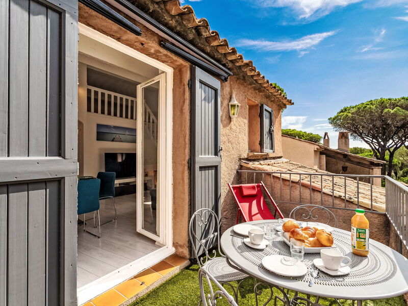 Accommodation:&nbsp;Font Mourier 101.2