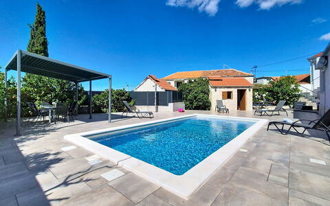 Nancy: Blue, Swimming Pool, Composite Material, Resort, Shade, Outdoor Furniture, Water Feature, Eco Hotel, Flagstone, Tile
