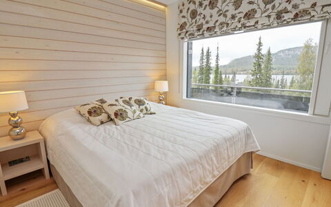 Holy Lake Chalet a: Interior Design, Wood, Furniture, Flooring, Ceiling, Textile, Floor, Lighting, Bed, Bedroom