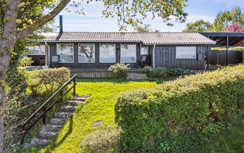 Titta - 10M to the Fjord: Blue, Shrub, Cottage, Groundcover, Garden, Estate, Shade, Landscaping, Farmhouse, Eco Hotel