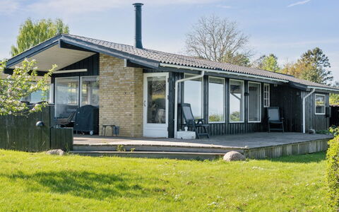 Titta - 10M to the Fjord: Blue, Shrub, Cottage, Groundcover, Garden, Estate, Shade, Landscaping, Farmhouse, Eco Hotel