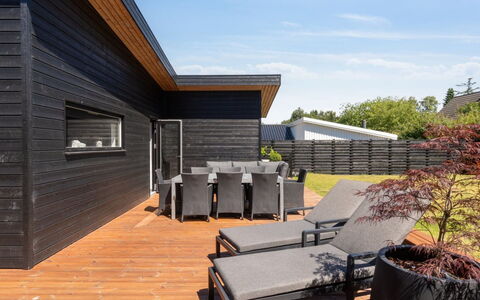 Thorkjell - 350M from the Sea: Wood, Home, Porch, Deck, Hardwood, Roof, Wood Stain, Wood Flooring, Eco Hotel