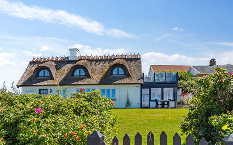 Susan - 20M from the Sea: Wood, Roof, Architecture, Home, House, Cottage, Siding, Hardwood, Slope, Estate
