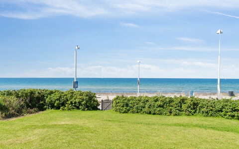 Susan - 20M from the Sea: Wood, Roof, Architecture, Home, House, Cottage, Siding, Hardwood, Slope, Estate